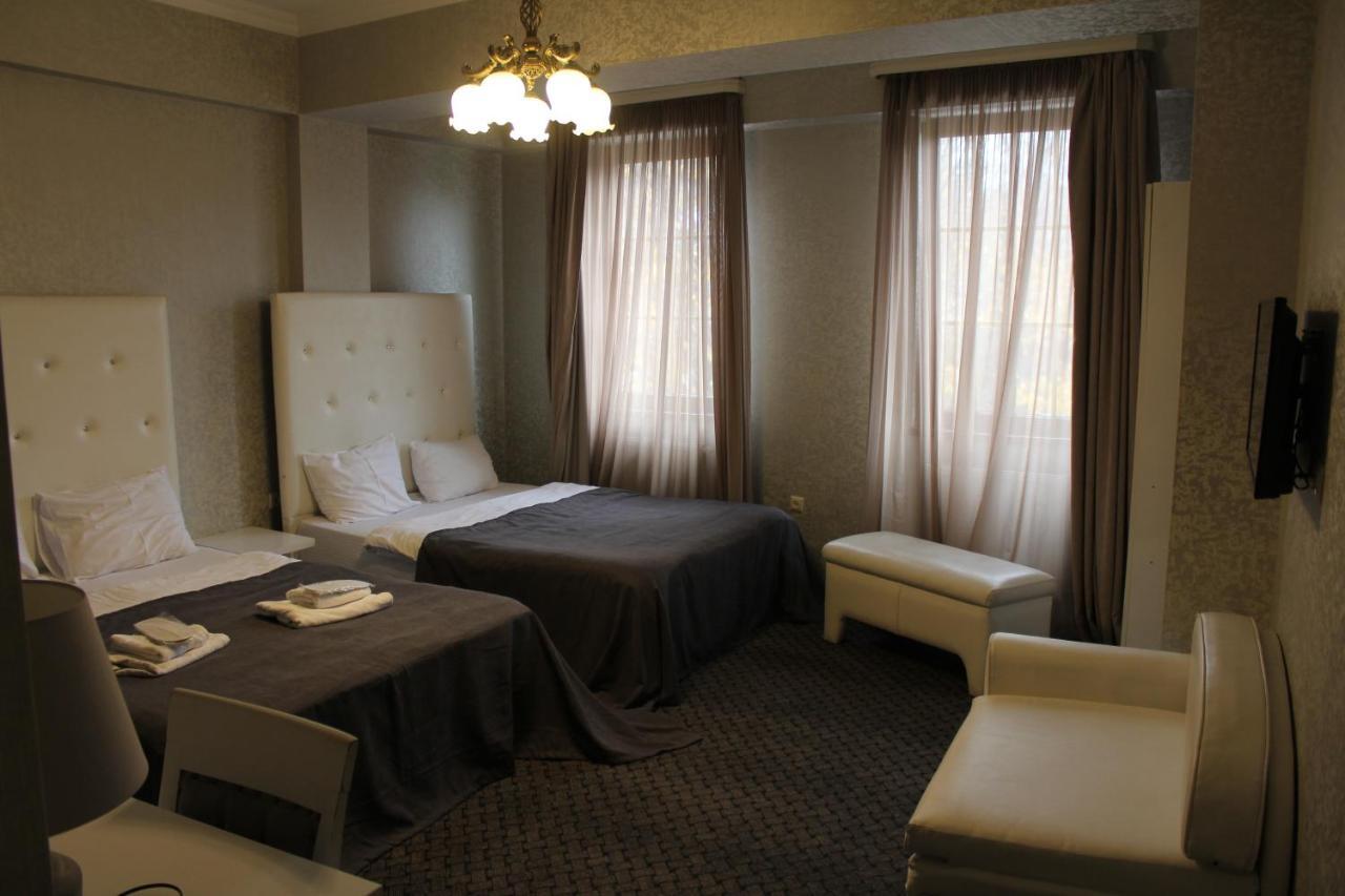 Hotel Plaza تبليسي المظهر الخارجي الصورة