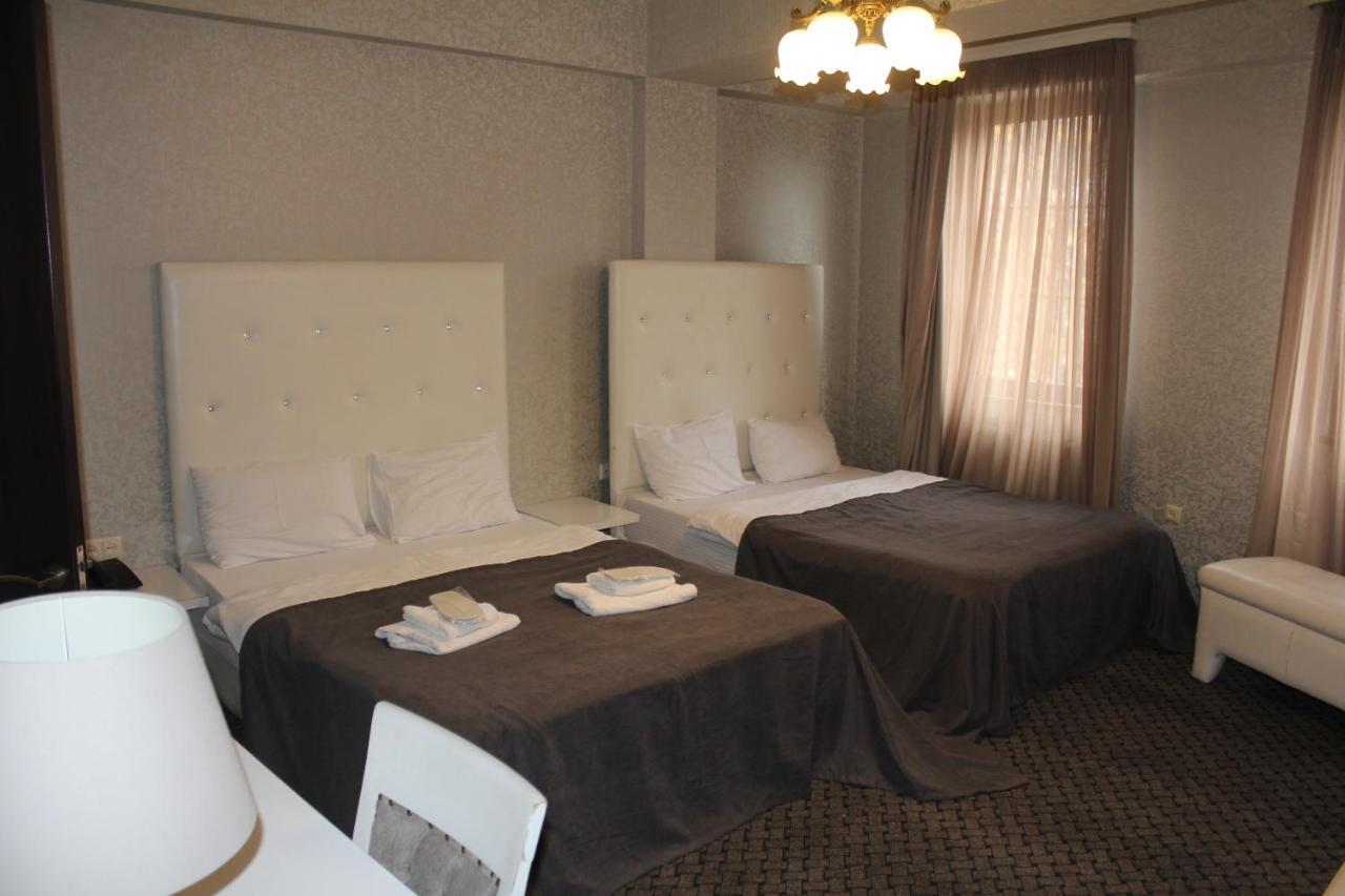 Hotel Plaza تبليسي المظهر الخارجي الصورة