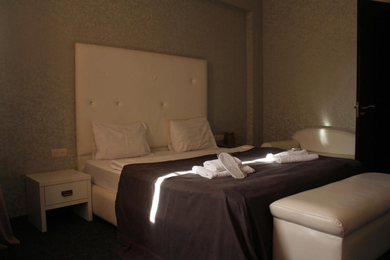 Hotel Plaza تبليسي المظهر الخارجي الصورة
